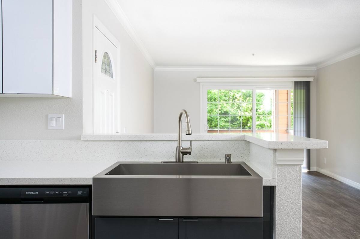 Apartment for rent at 21011 Osterman Rd, Lake Forest, CA 92630