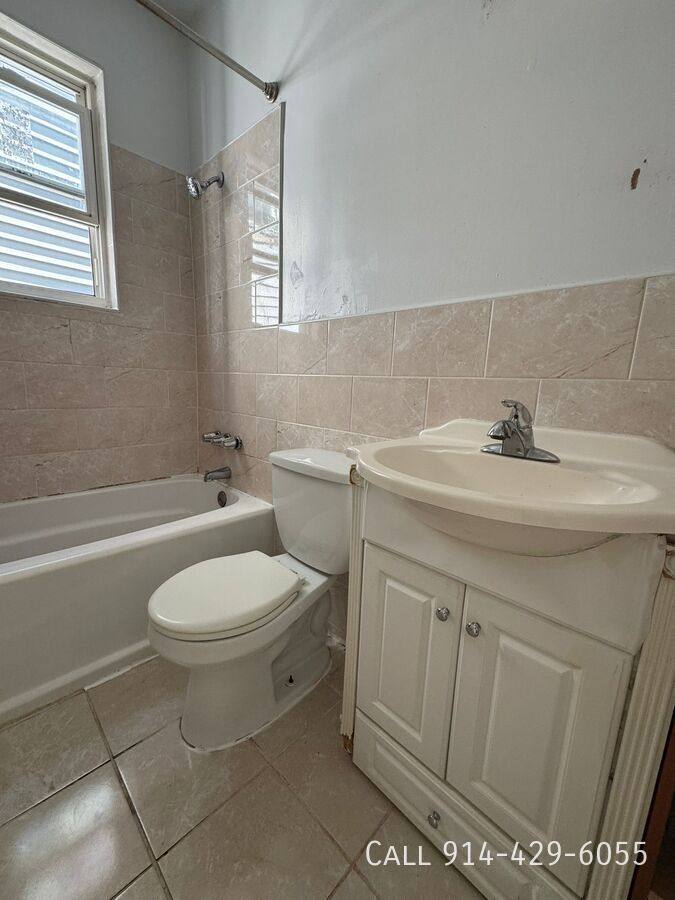 Apartment for rent at 34 Van Cortlandt Park Ave, Yonkers, NY 10701