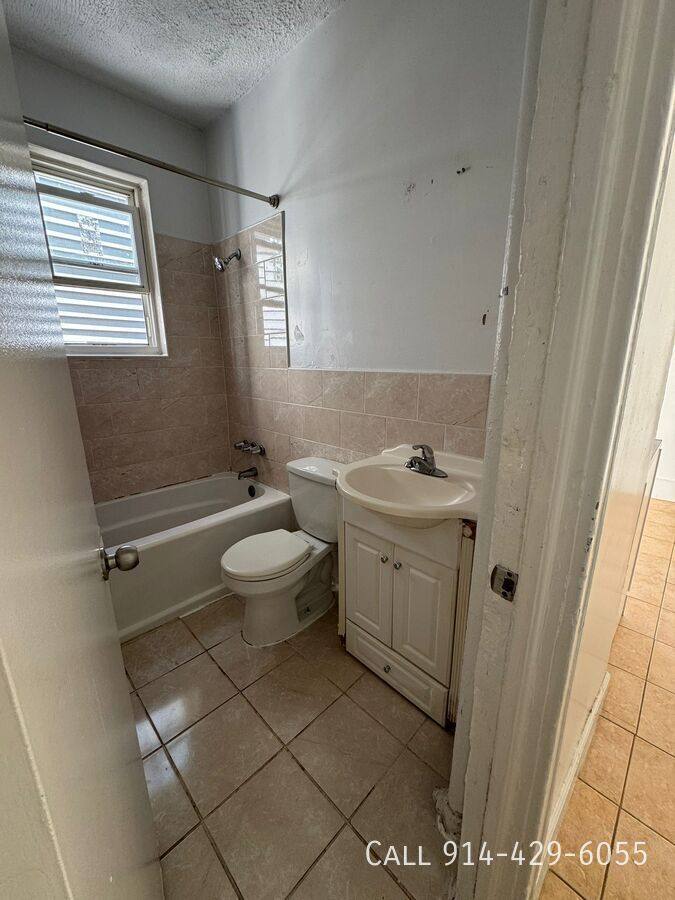Apartment for rent at 34 Van Cortlandt Park Ave, Yonkers, NY 10701