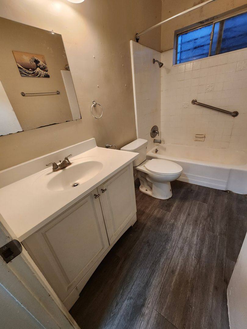 Apartment for rent at 2619 - 2631 Brighton Ave, Los Angeles, CA 90018