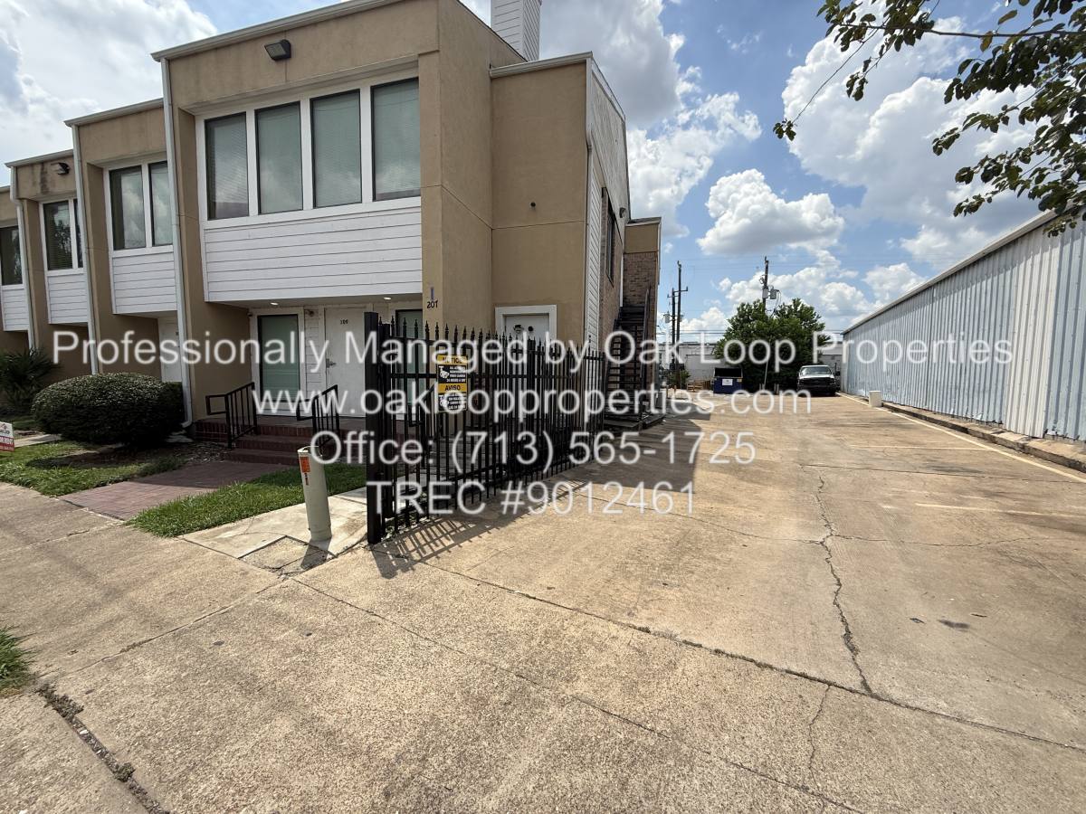 Condo for rent at 2724 Crossview Dr #205, Houston, TX 77063