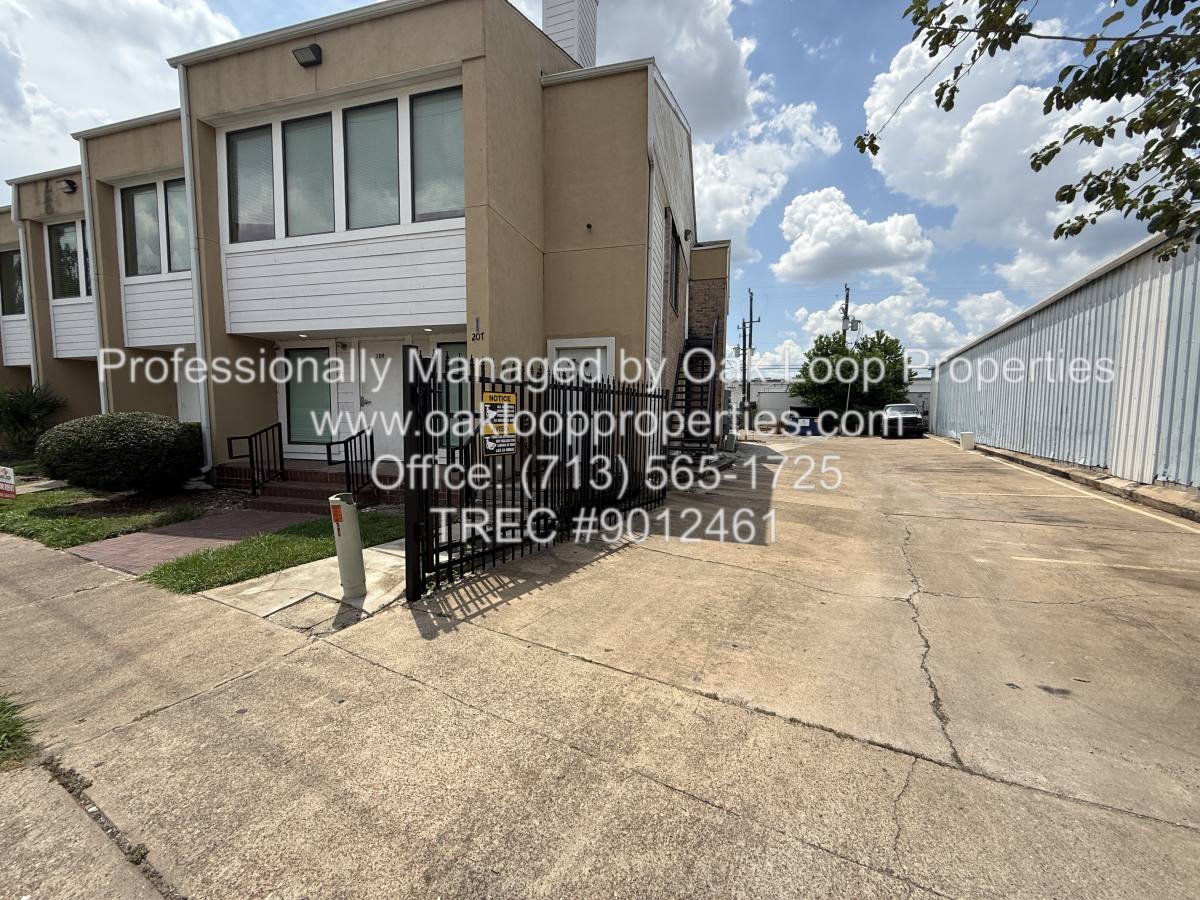 Condo for rent at 2724 Crossview Dr #207, Houston, TX 77063