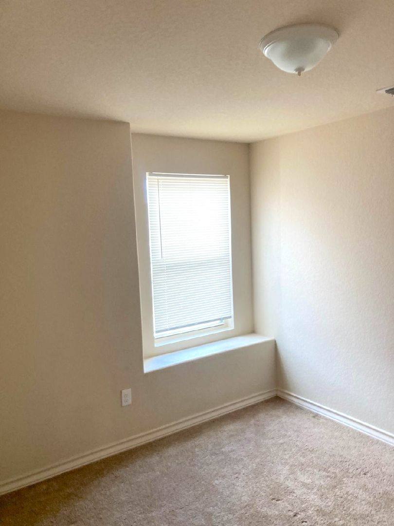 Apartment for rent at 7030 Lakeview Dr, San Antonio, TX 78244