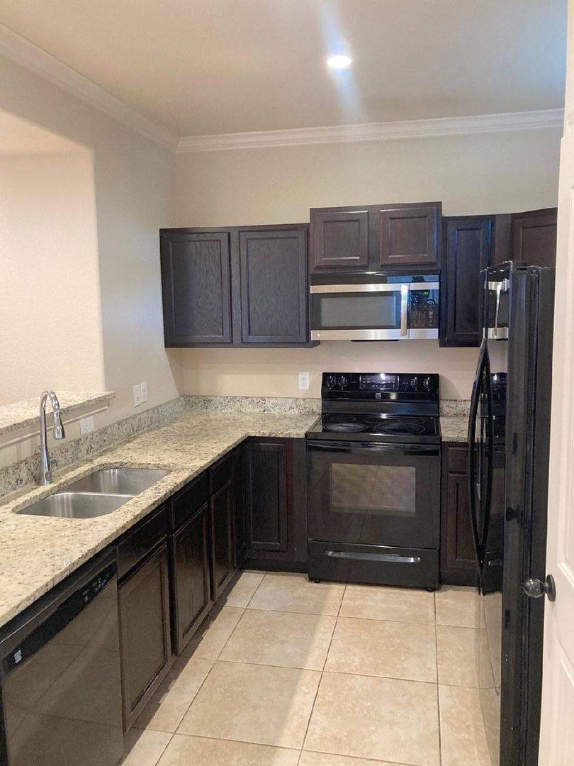 Apartment for rent at 7030 Lakeview Dr, San Antonio, TX 78244
