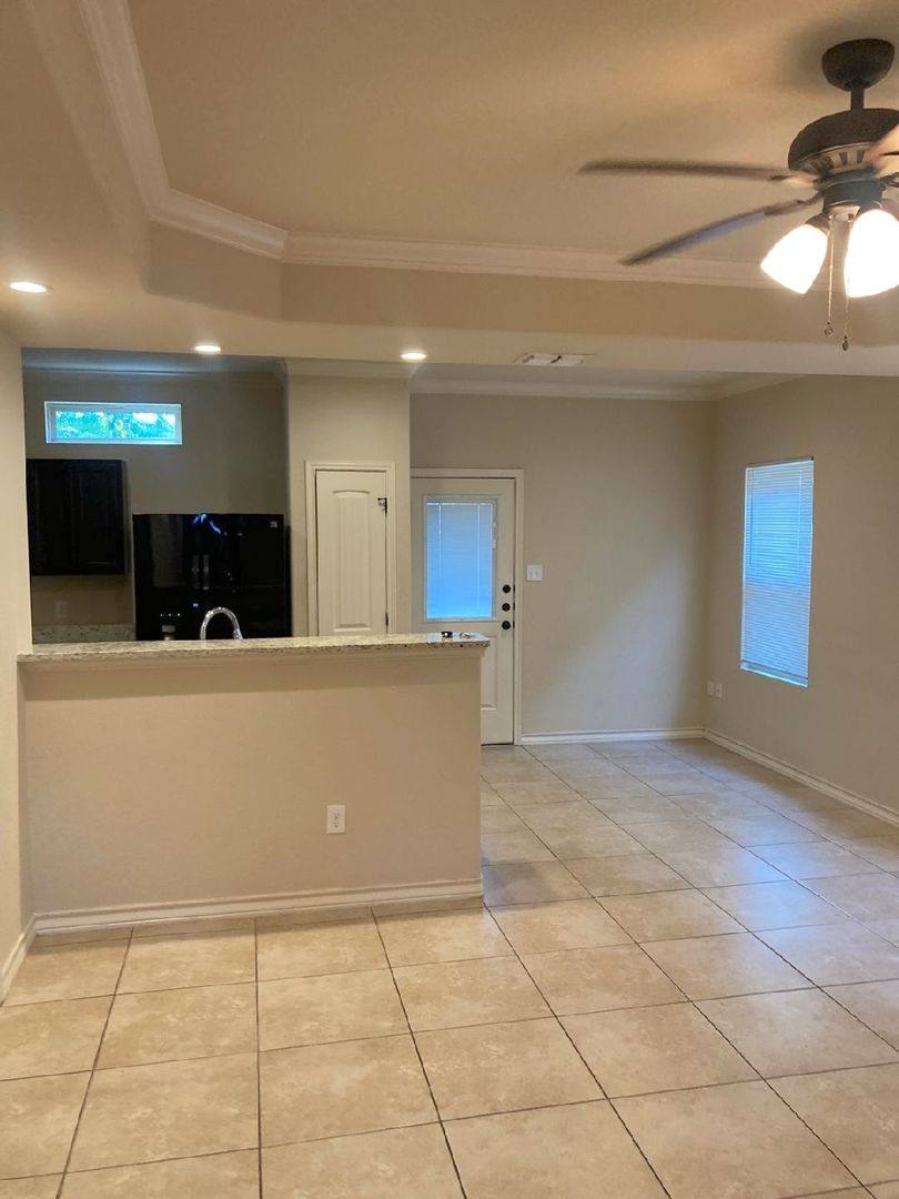 Apartment for rent at 7030 Lakeview Dr, San Antonio, TX 78244
