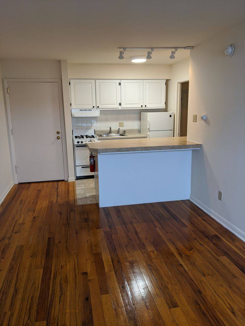 Apartment for rent at 424 Waupelani Dr, State College, PA 16801