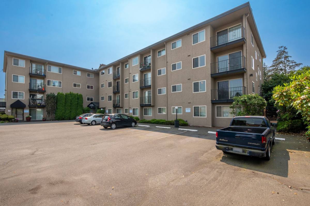 Apartment for rent at 1207 NW 92nd St, Seattle, WA 98117