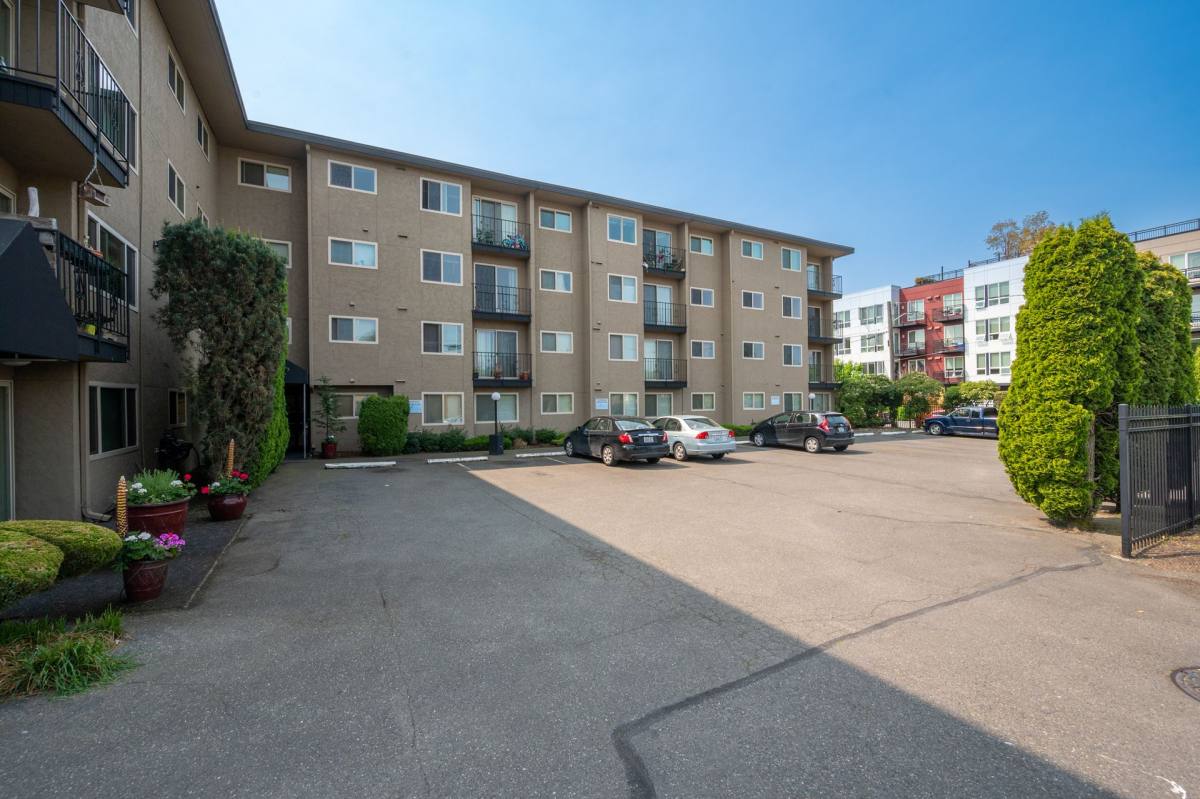 Apartment for rent at 1207 NW 92nd St, Seattle, WA 98117