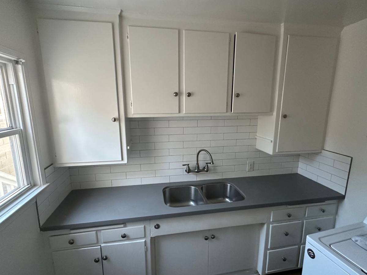 Apartment for rent at 2019 Oak St, Santa Monica, CA 90405