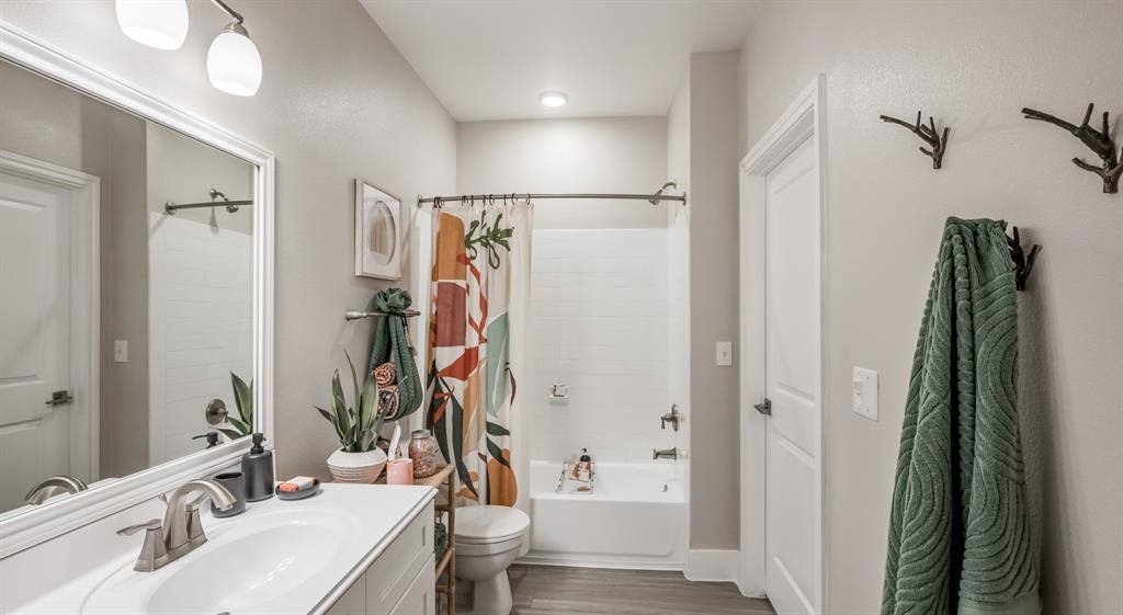 Apartment for rent at 529 Barker-Clodine Rd, Houston, TX 77094