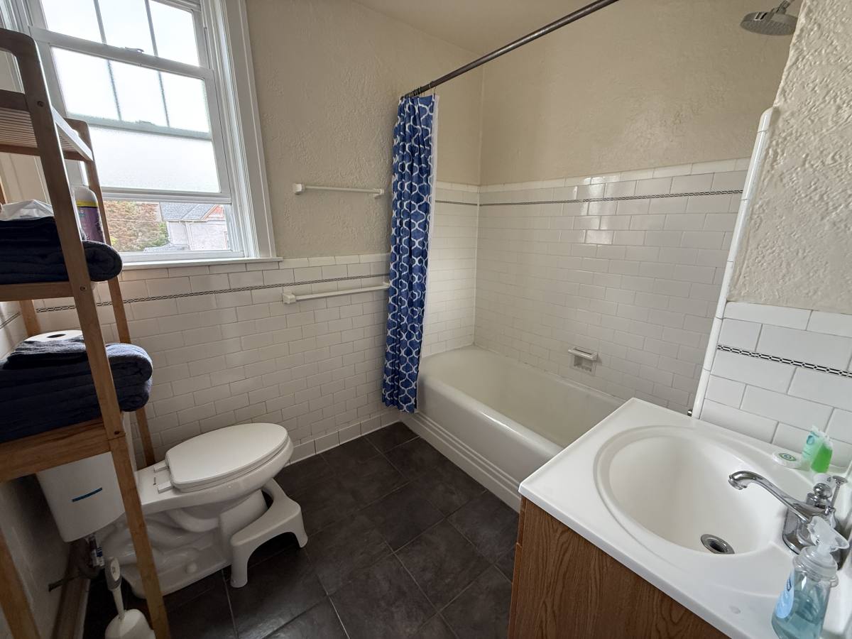 Apartment for rent at 7845 Montgomery Ave #4, Elkins Park, PA 19027
