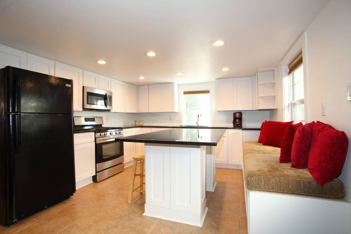 Apartment for rent at 3316 Upperline St, New Orleans, LA 70125