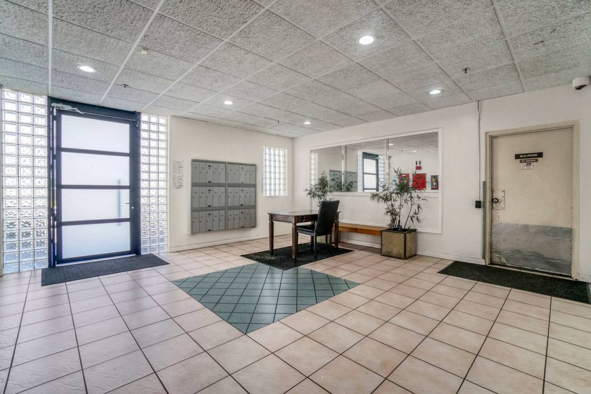 Apartment for rent at 511 S Carondelet St, Los Angeles, CA 90057