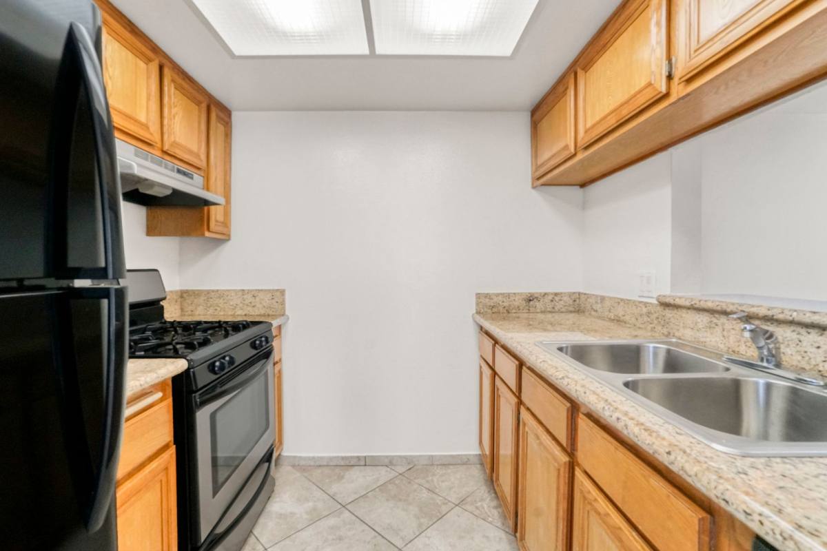 Apartment for rent at 511 S Carondelet St, Los Angeles, CA 90057