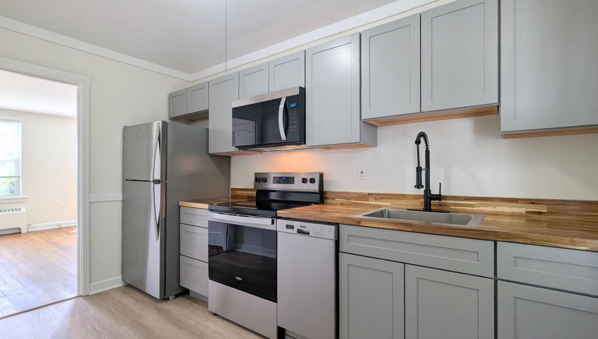 112 Eastern Ave, Augusta, ME 04330 - Apartment For Rent - Image 1