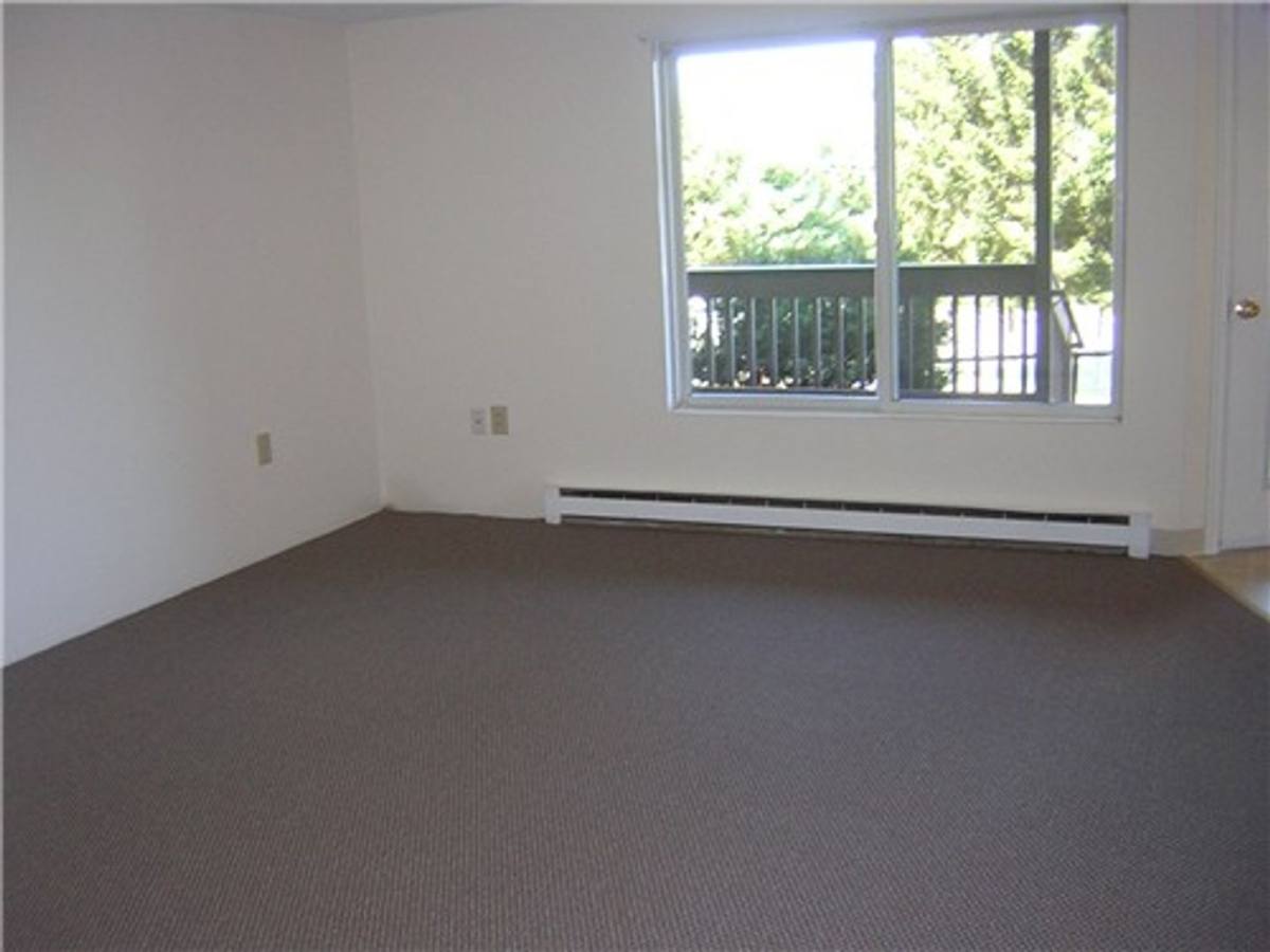 Apartment for rent at 5 Bennett Way, Newmarket, NH 03857