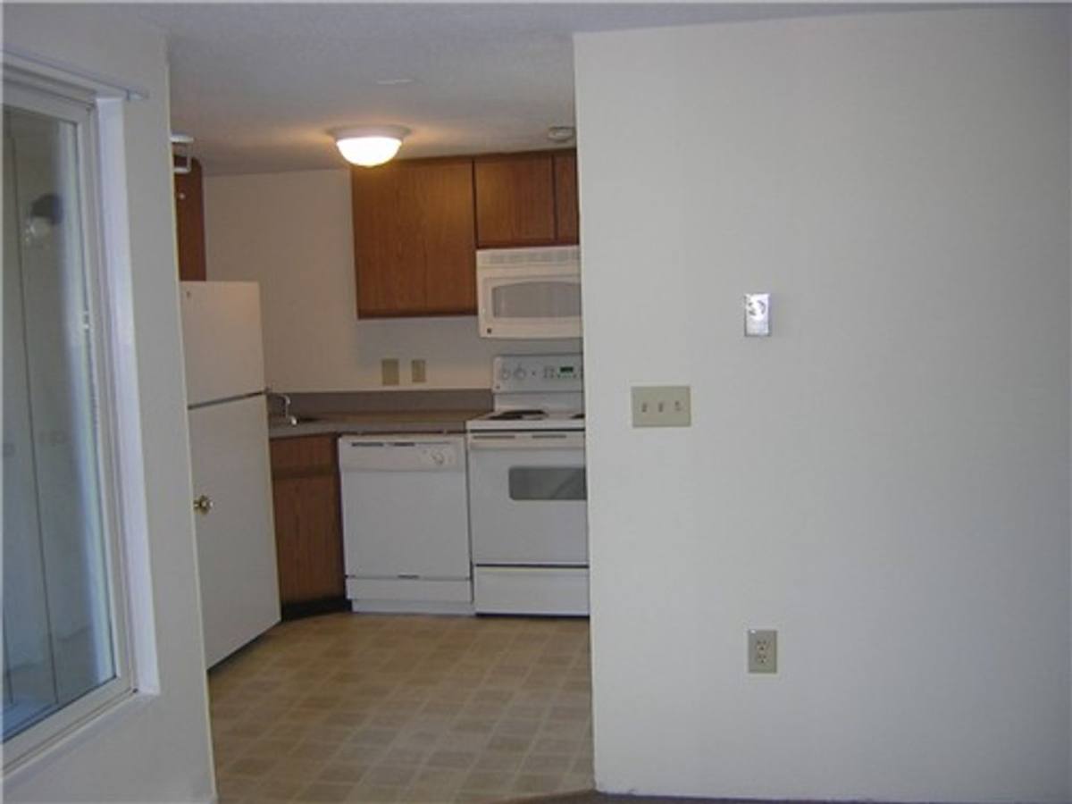 Apartment for rent at 5 Bennett Way, Newmarket, NH 03857