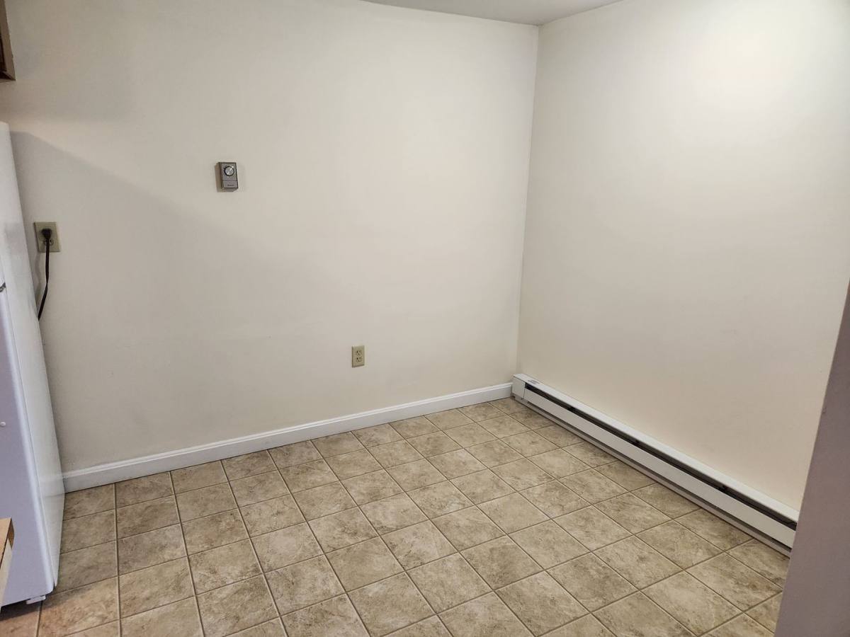 Apartment for rent at 5 Bennett Way, Newmarket, NH 03857
