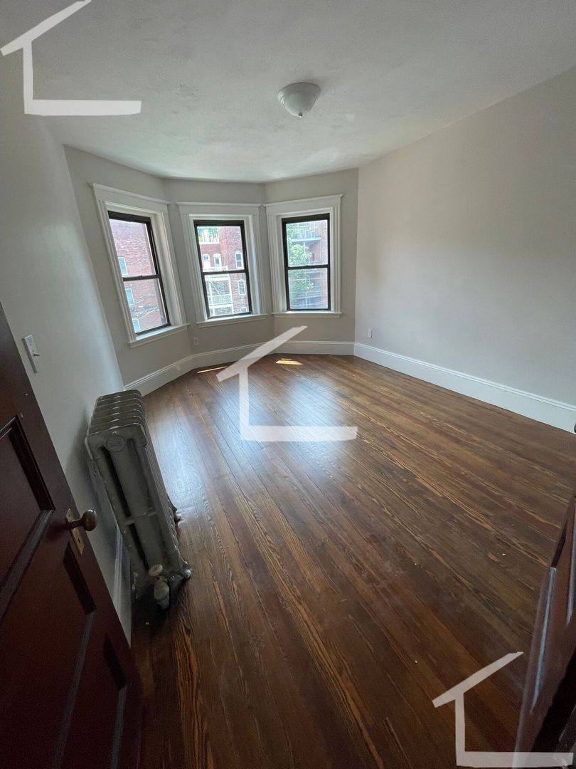 Apartment for rent at 1855 Beacon #2G, Brookline, MA 02445