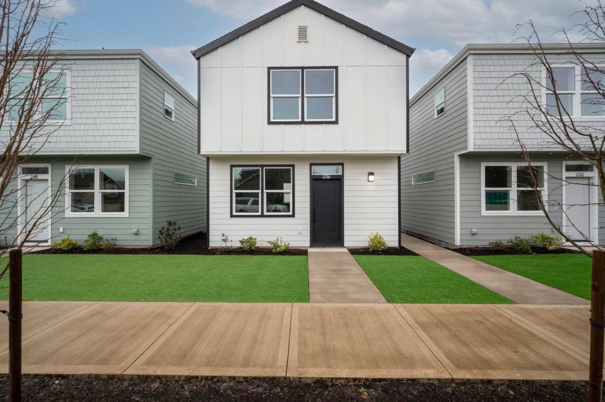 Townhouse for rent at 2760-2834 N Crater Lane, Newberg, OR 97132