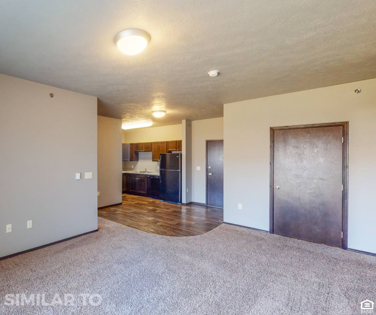 Townhouse for rent at 427 4th St NW, Le Mars, IA 51031