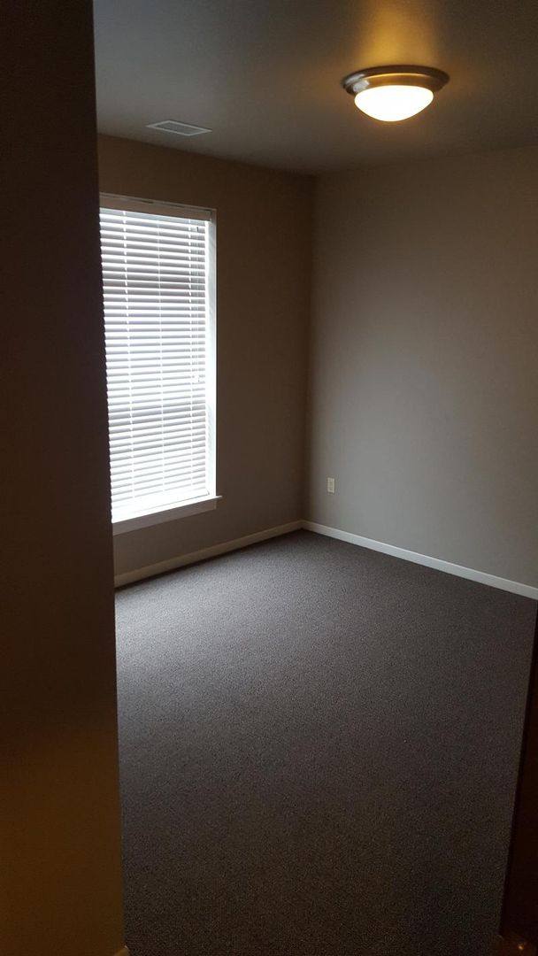 Apartment for rent at 629 S Riverside Dr, Iowa City, IA 52246