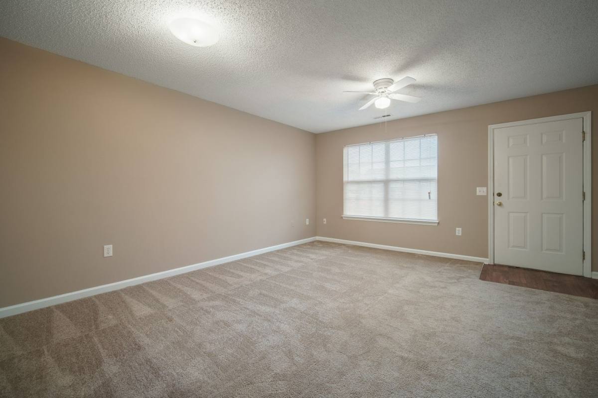 Townhouse for rent at 710 Midway St NW, Hartselle, AL 35640