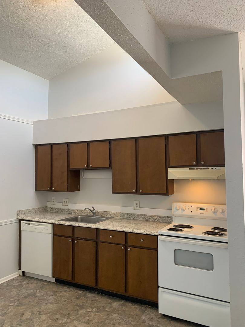 Apartment for rent at 2224 Pasadena Ave, Metairie, LA 70001