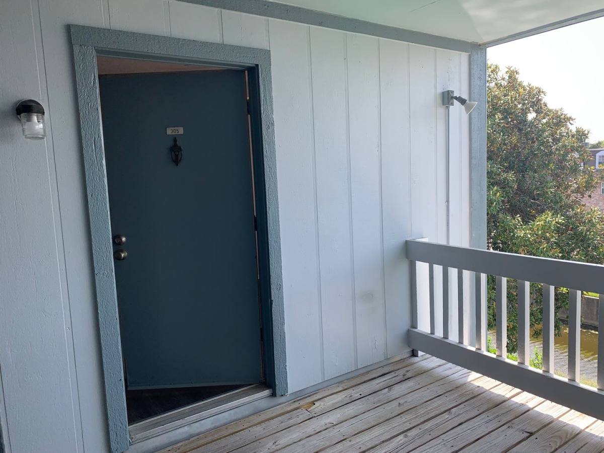 Apartment for rent at 2224 Pasadena Ave, Metairie, LA 70001
