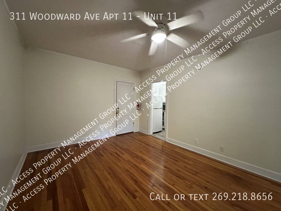Apartment for rent at 311 Woodward Ave #11, Kalamazoo, MI 49007