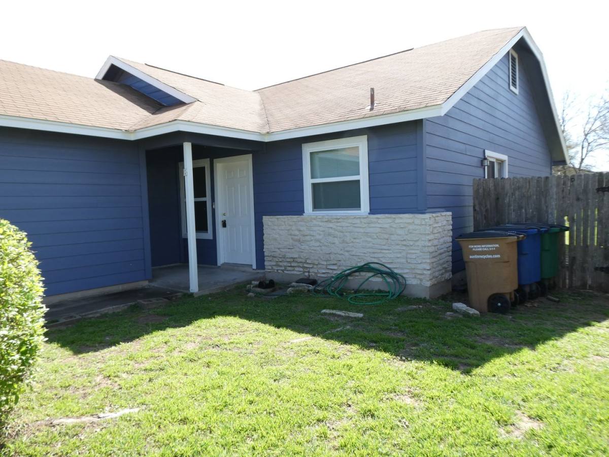 Apartment for rent at 8705 Pineridge Dr, Austin, TX 78729