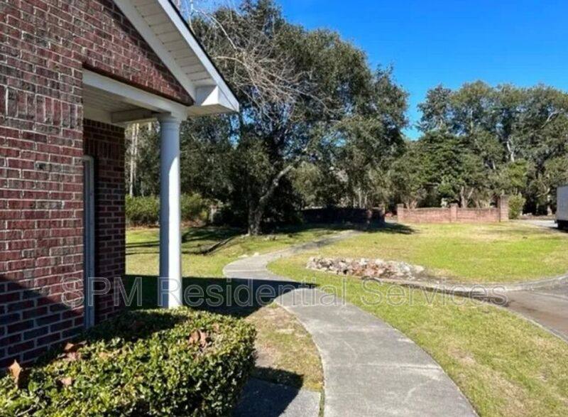 House for rent at 4210 Lake Ave, Wilmington, NC 28403