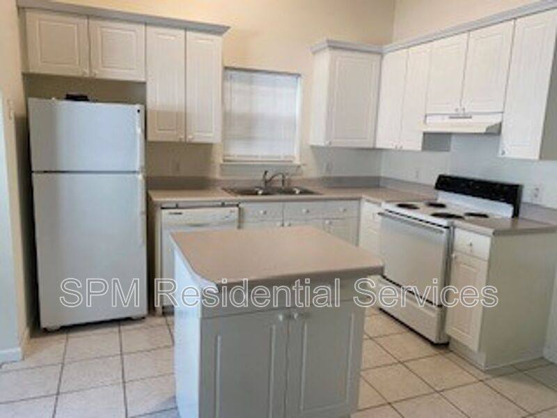 House for rent at 4210 Lake Ave, Wilmington, NC 28403