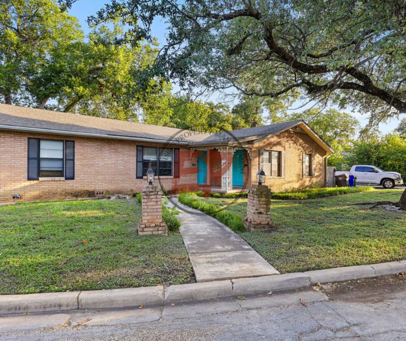 Apartment for rent at 3817 Parkwood St #B, Waco, TX 76710