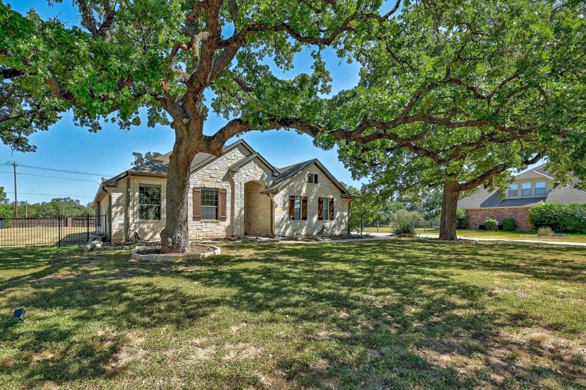 House for rent at 577 Shelf Rock Rd, Driftwood, TX 78619