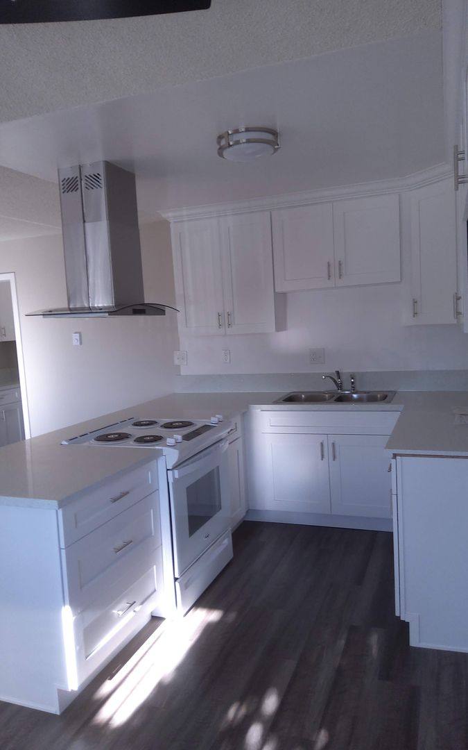 Apartment for rent at 11932 Paramount Blvd, Downey, CA 90242