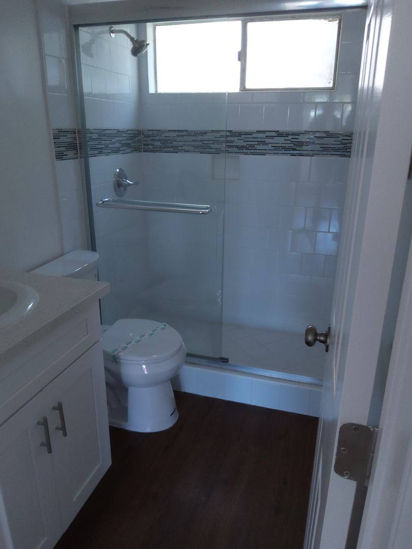 Apartment for rent at 11932 Paramount Blvd, Downey, CA 90242