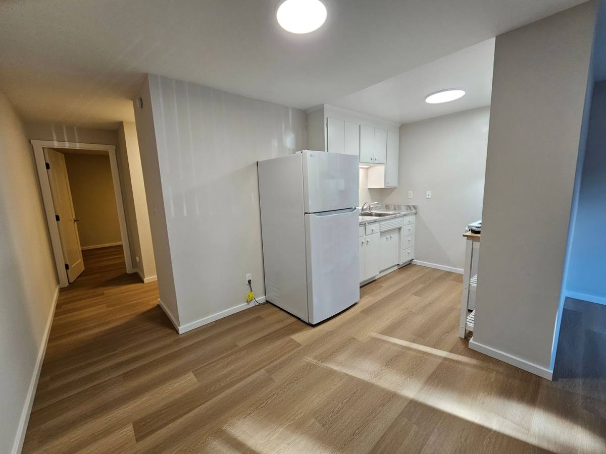 Apartment for rent at 15404 10th Ave SW, Seattle, WA 98166