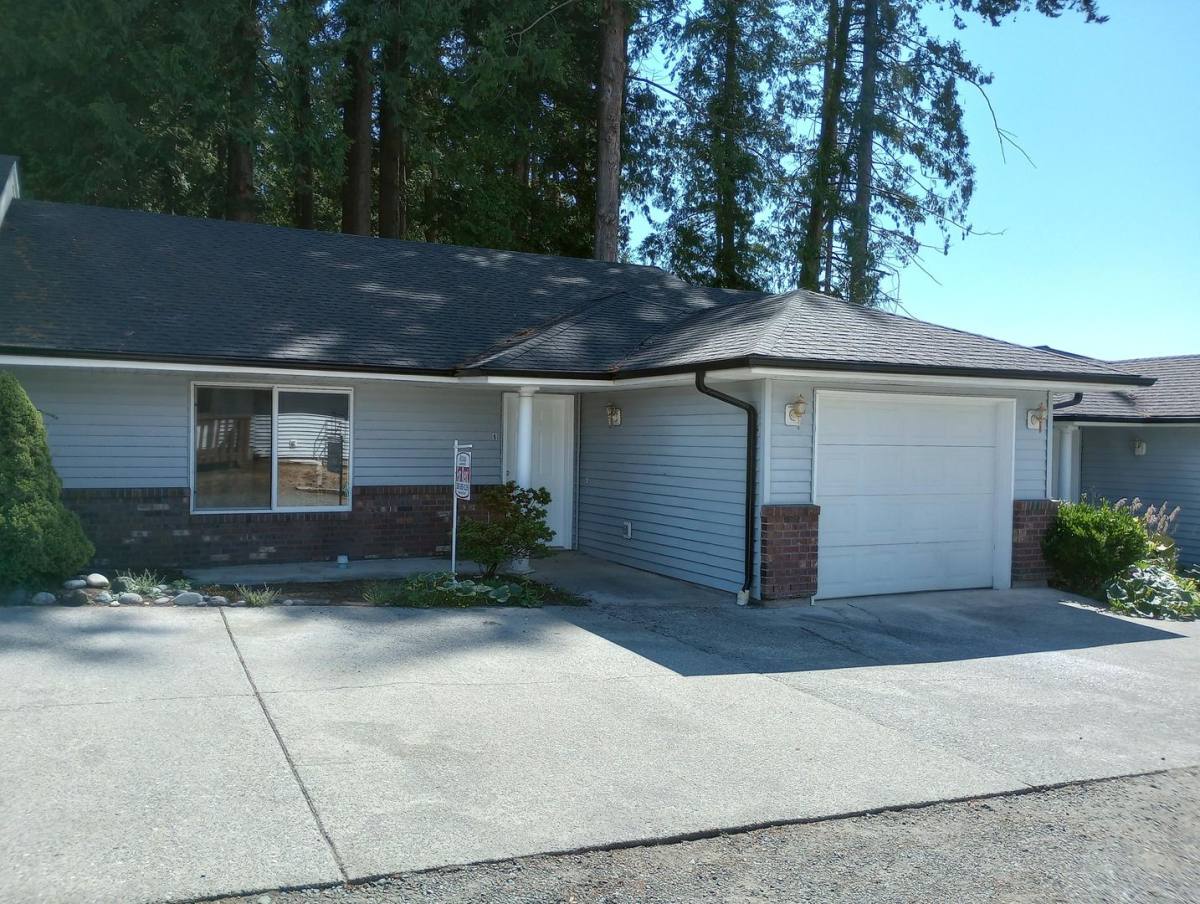 Apartment for rent at 1577 D St, Blaine, WA 98230