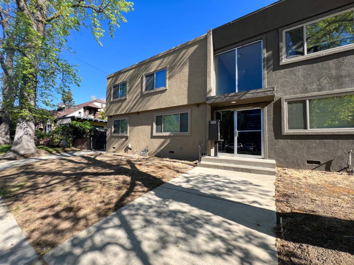 Apartment for rent at 3201 I St, Sacramento, CA 95816