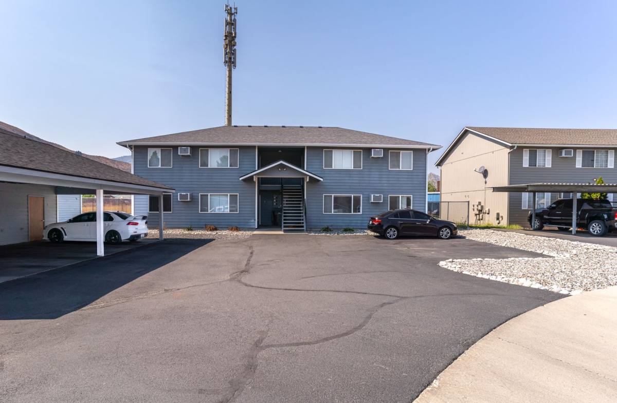 Apartment for rent at 1624 Cross St, Wenatchee, WA 98801