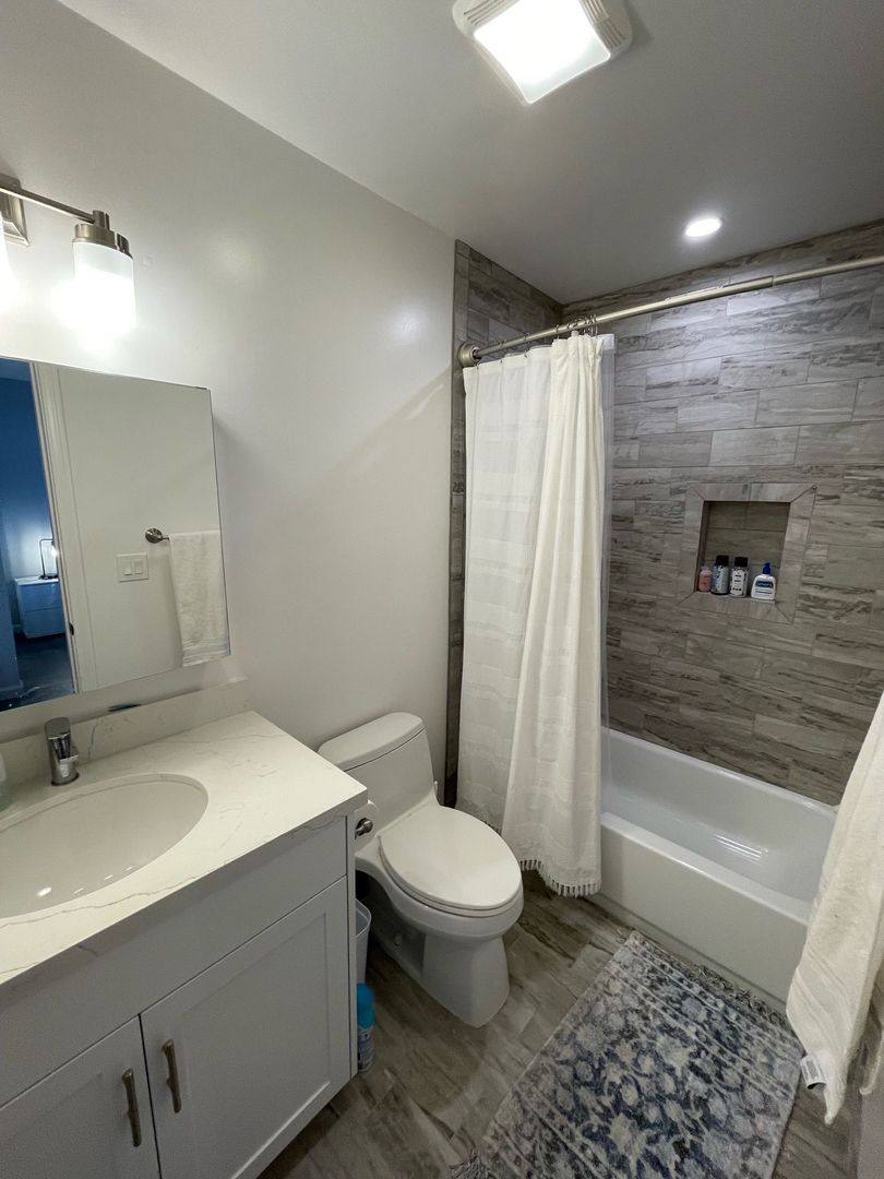 Apartment for rent at 4250 Jewell St #LP, San Diego, CA 92109
