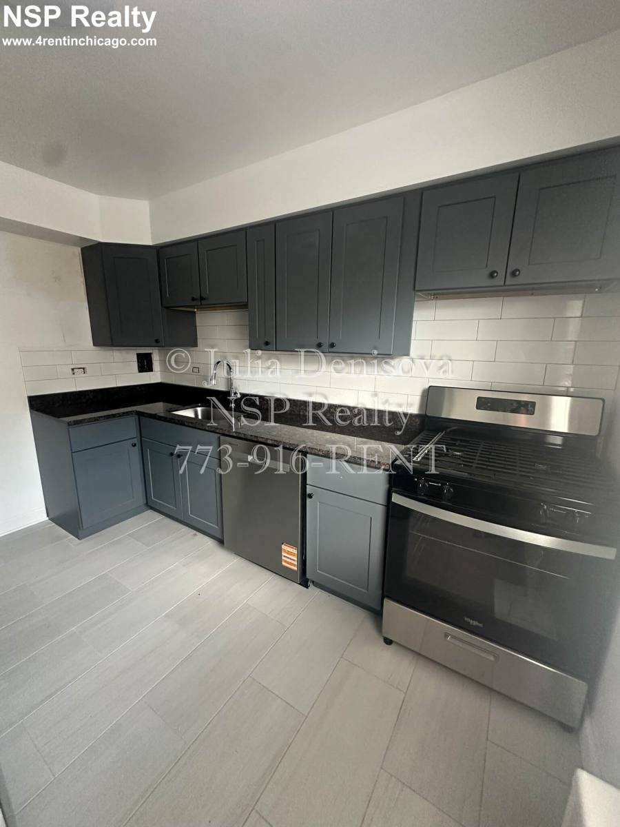 Apartment for rent at 6700 N California #19-1W, Chicago, IL 60645