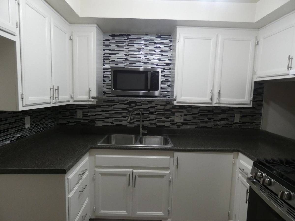 Apartment for rent at 2833 N Bristol St, Santa Ana, CA 92706