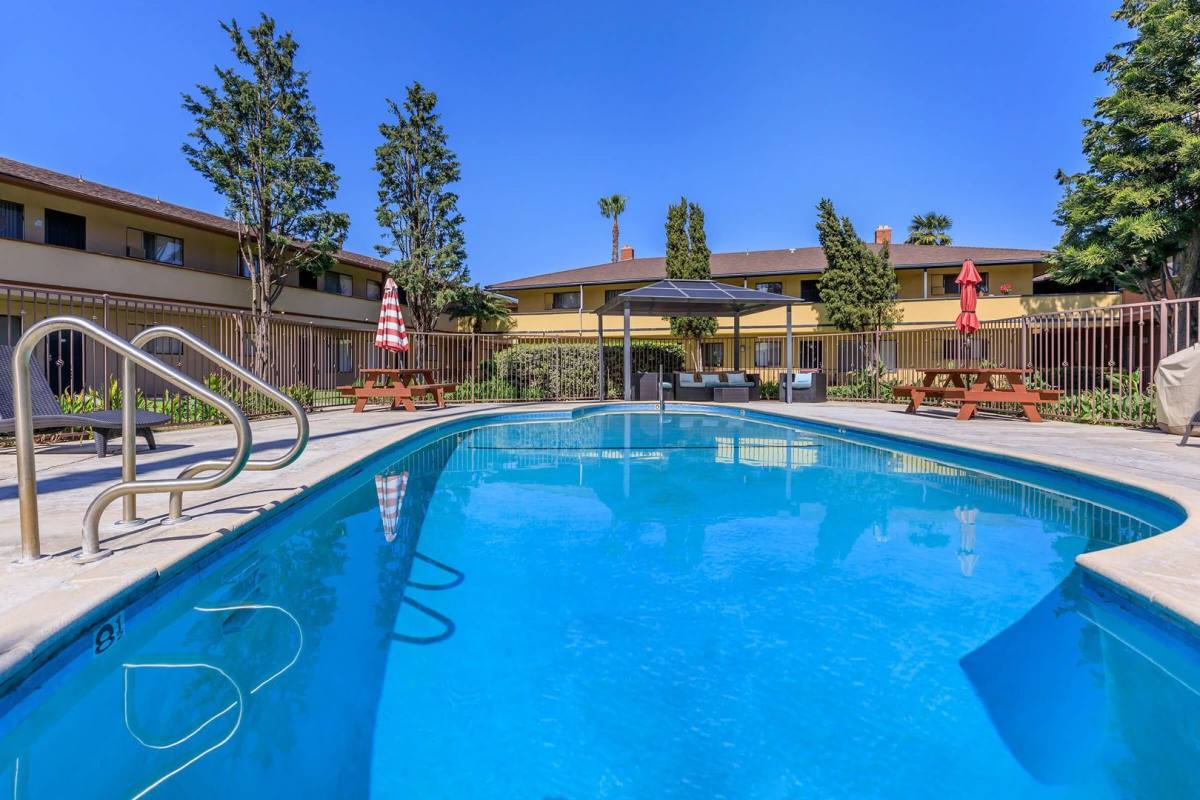 Apartment for rent at 2833 N Bristol St, Santa Ana, CA 92706