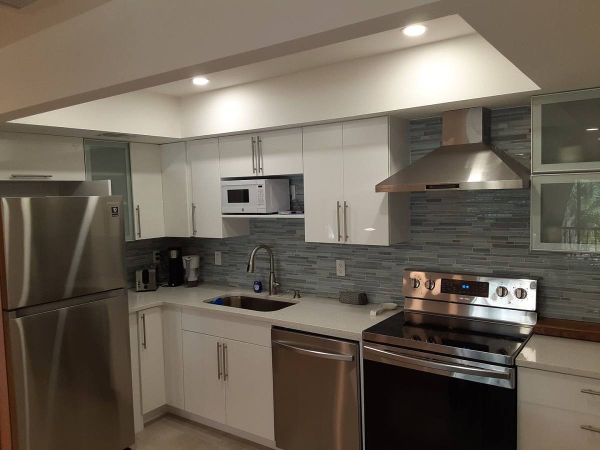 Condo for rent at 631 N Orange Ave, Sarasota, FL 34236