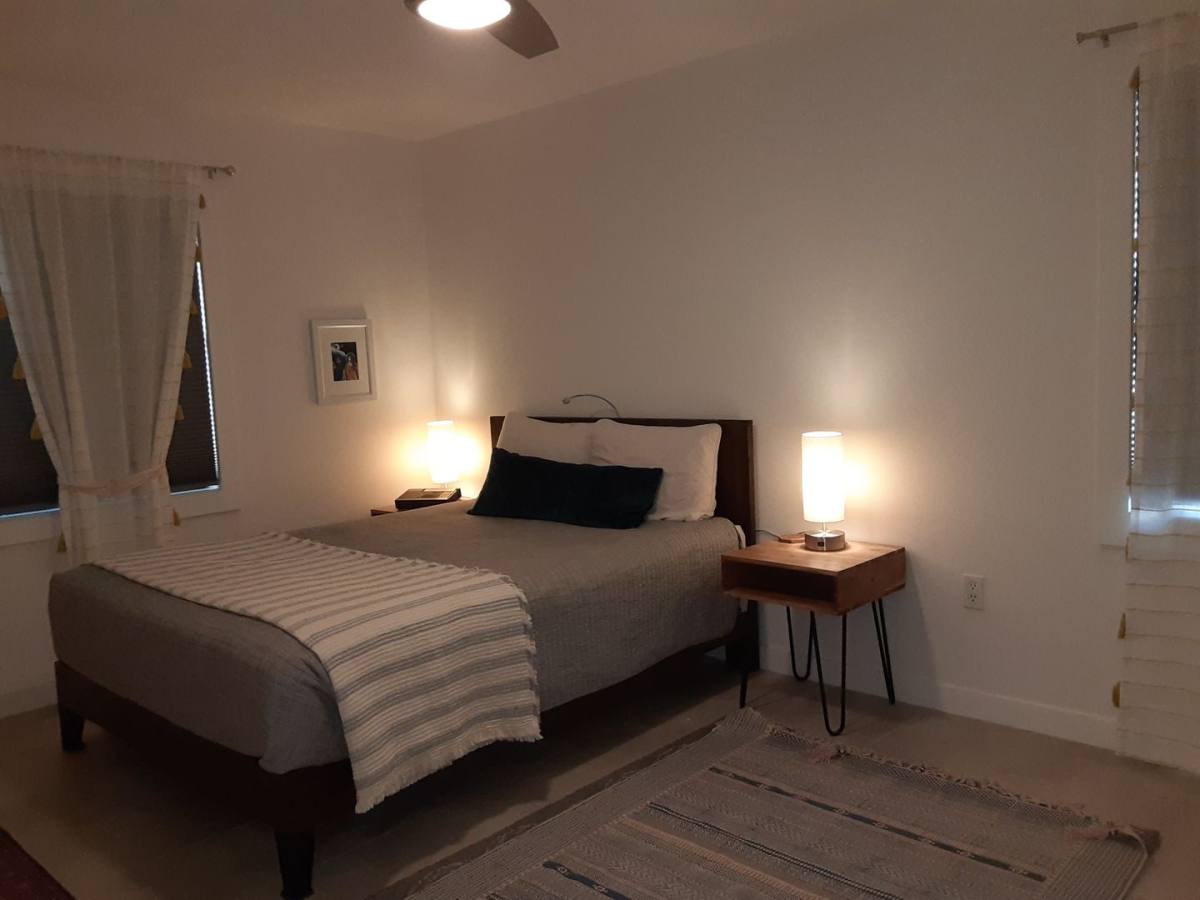 Condo for rent at 631 N Orange Ave, Sarasota, FL 34236