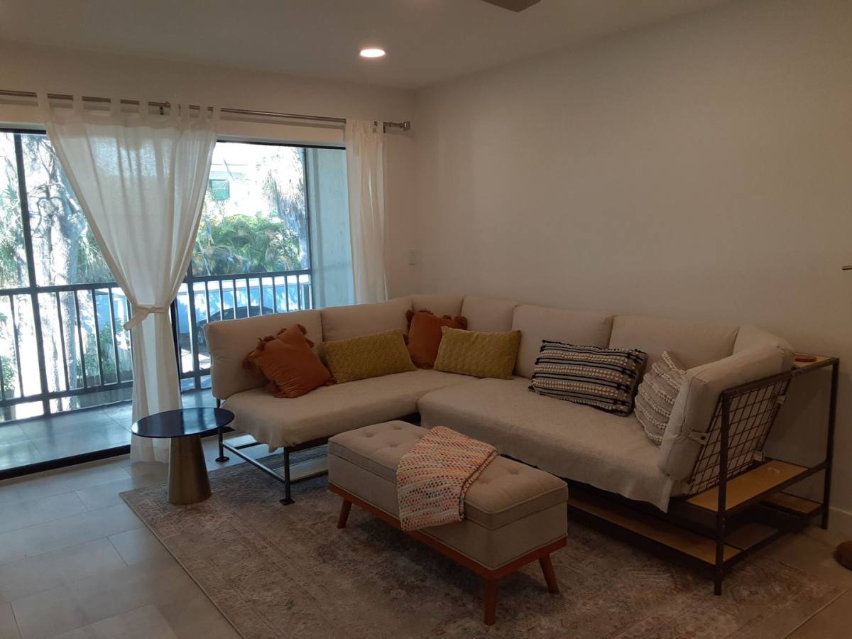 Condo for rent at 631 N Orange Ave, Sarasota, FL 34236