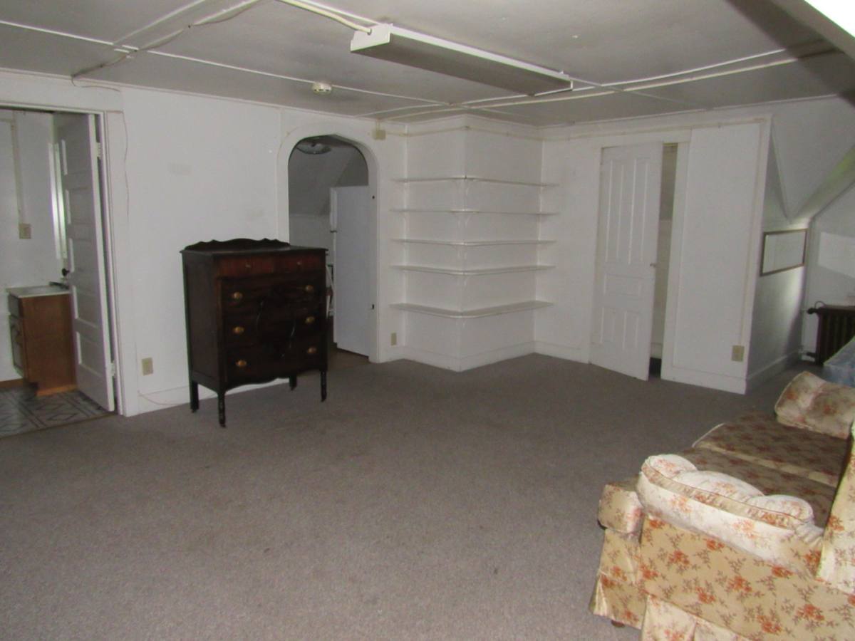 Apartment for rent at 146-150 N 9th St, Indiana, PA 15701