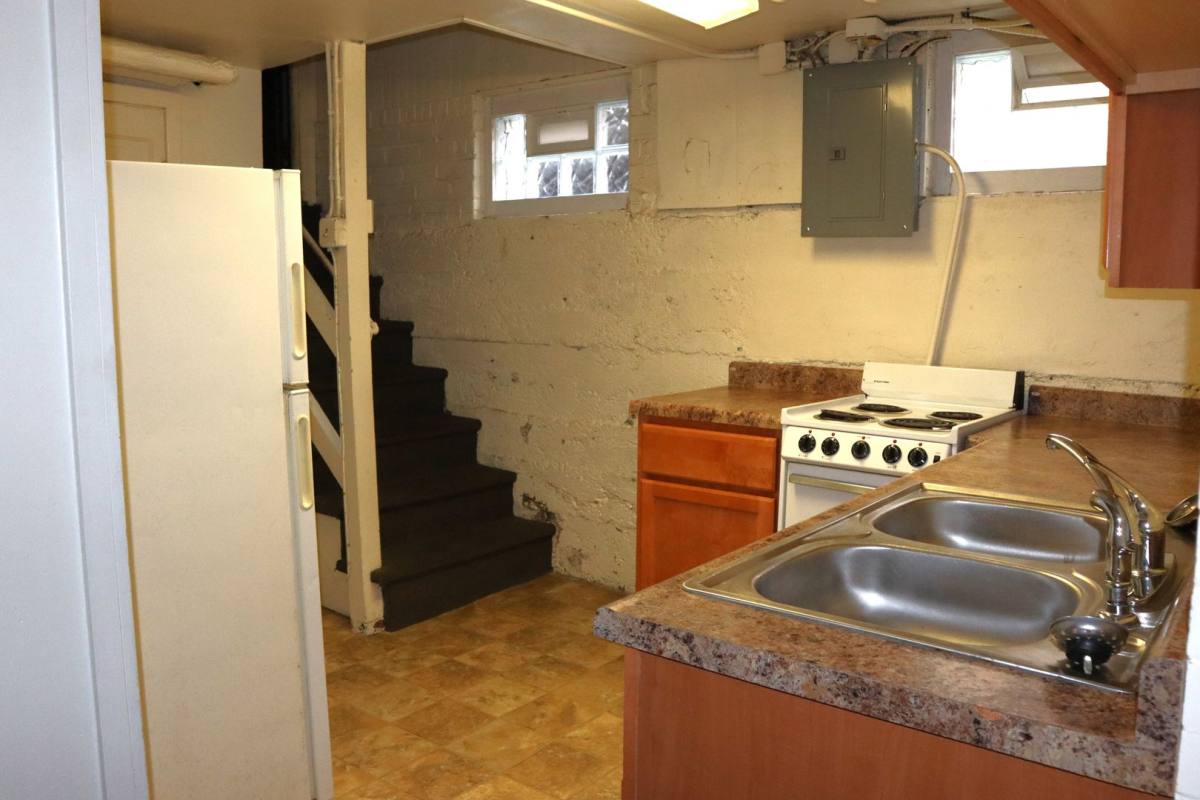 Apartment for rent at 35 S Carpenter Ave, Indiana, PA 15701